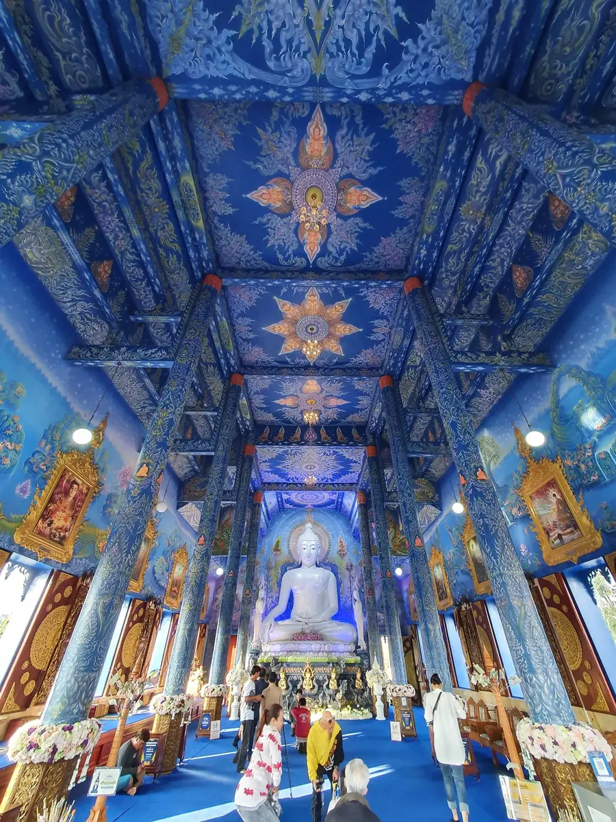 Wat Rong Suea Ten (Blue Temple)